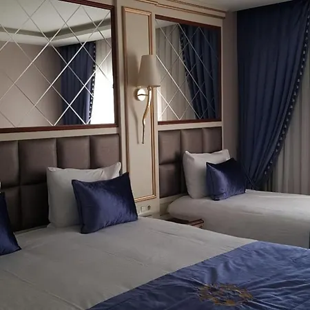 Hotell Grand Marcello & 4*